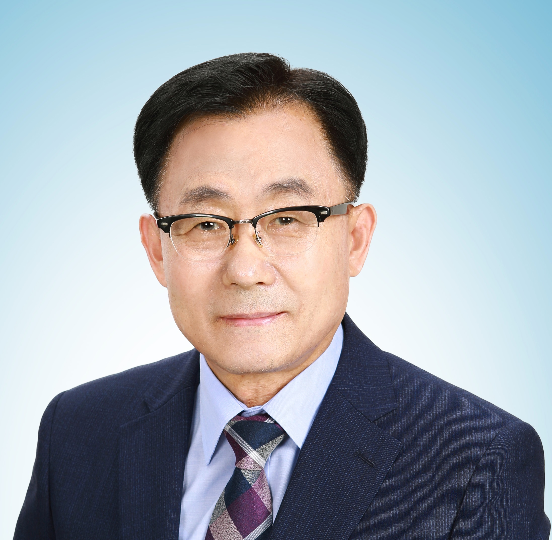 조용만