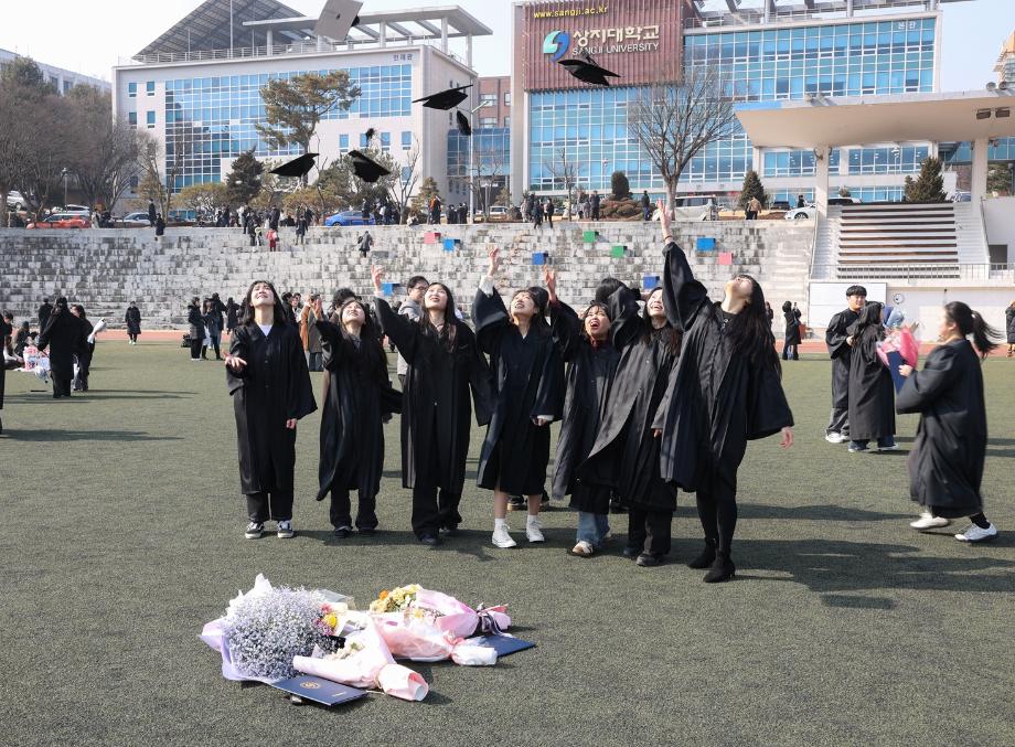 상지대 전기 학위수여식 개최... '자강불식' 메시지로 졸업생 격려 9