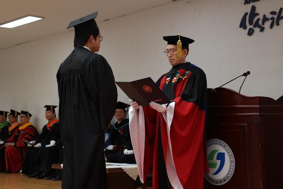 상지대 전기 학위수여식 개최... '자강불식' 메시지로 졸업생 격려 13