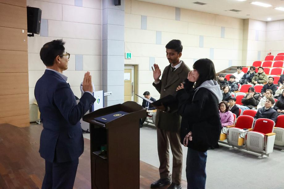 다양한 국적의 신입생 한자리에... 상지대 외국인 유학생 입학식 열려 8