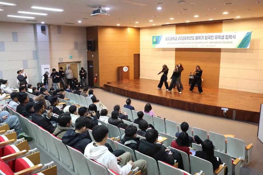 다양한 국적의 신입생 한자리에... 상지대 외국인 유학생 입학식 열려 11