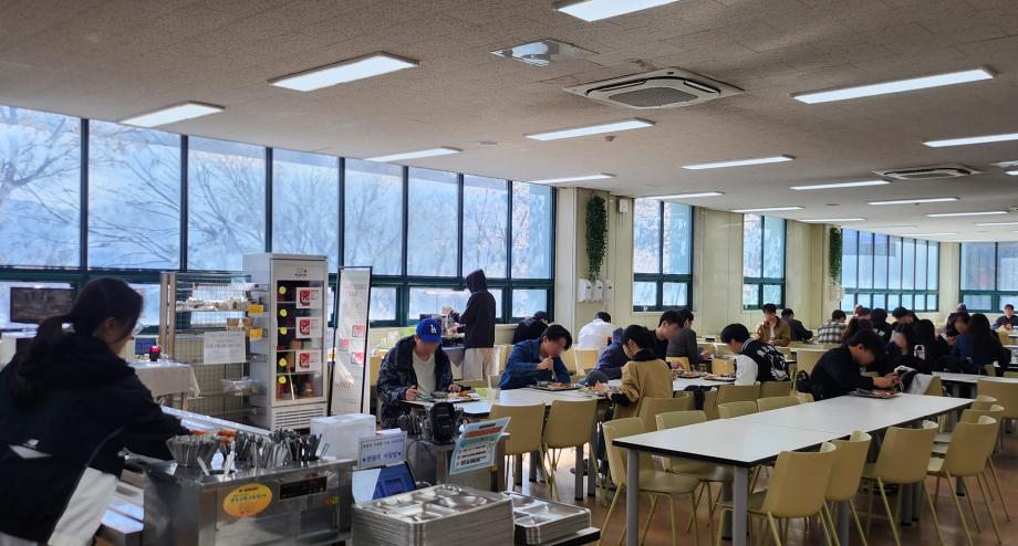 '천원의 아침밥' 8년 연속 운영...이용 학생 꾸준한 증가 4