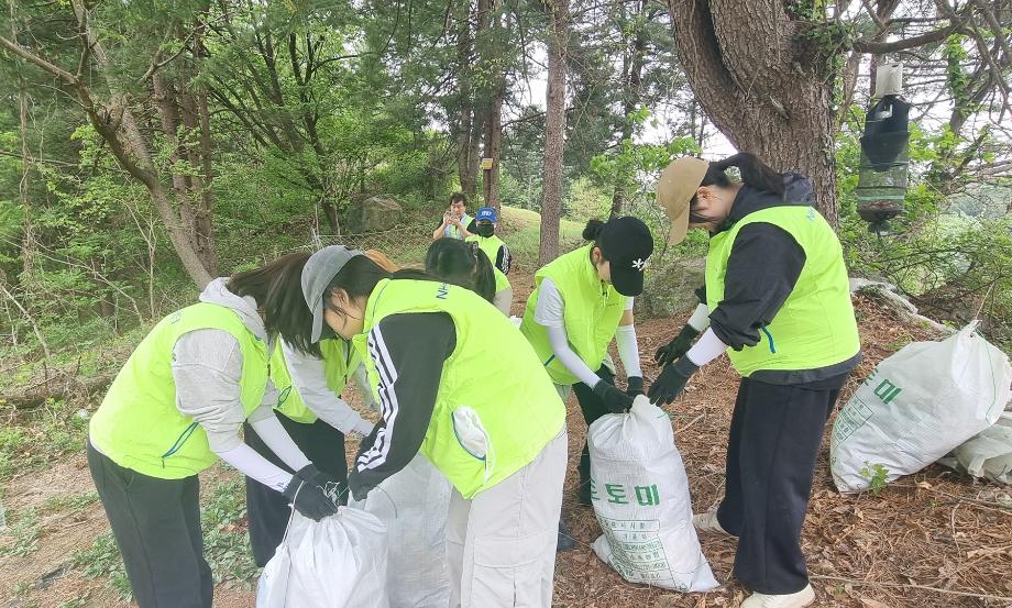 사회봉사단, 강원농협과 함께 농촌일손돕기 나서 11