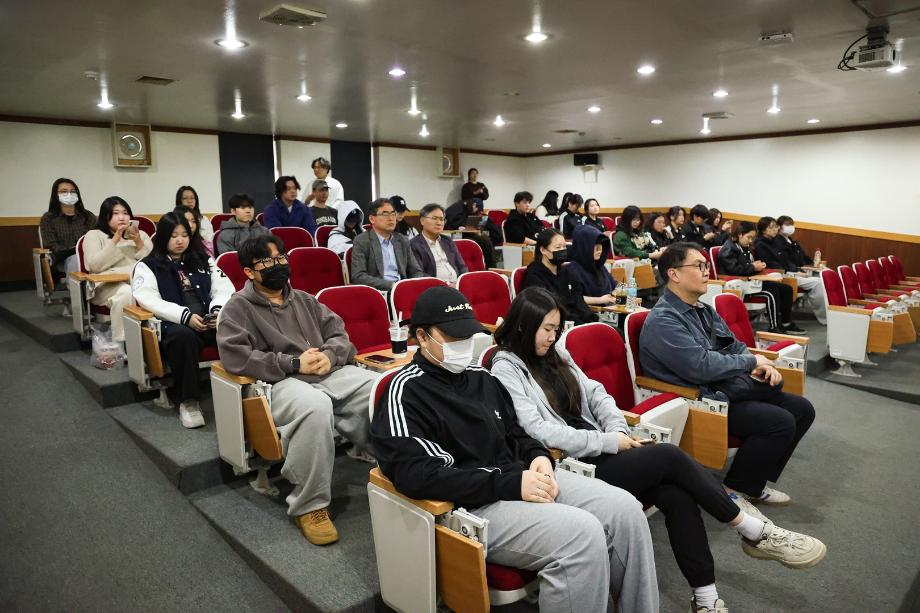 신편입생, 복학생 환영, 새로운 시작, 함께하는 학술정보원 행사와 영화상영회 개최 6