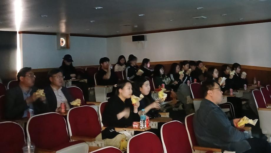 신편입생, 복학생 환영, 새로운 시작, 함께하는 학술정보원 행사와 영화상영회 개최 7