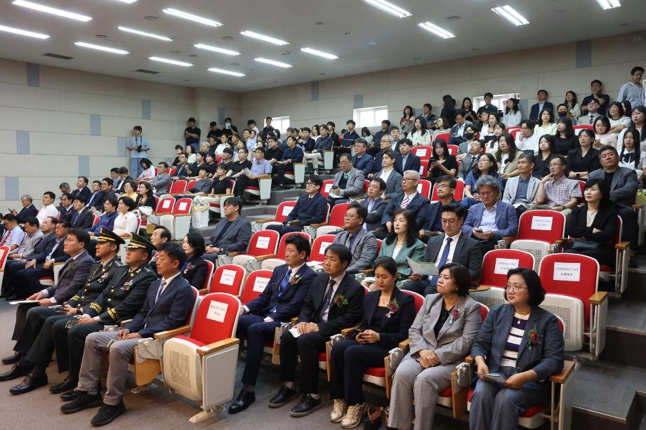 개교 71주년 기념식 개최... 대학 발전 이끈 교직원-동문 격려 18