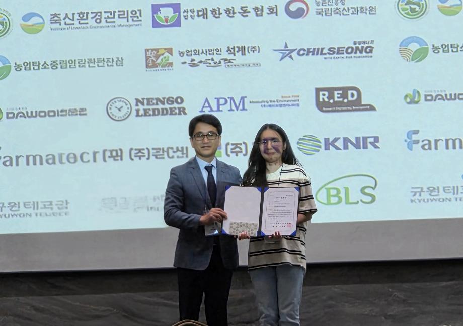바이오신소재 연구 성과 인정...옌린 학생 한국축산환경학회 우수발표상 수상 5
