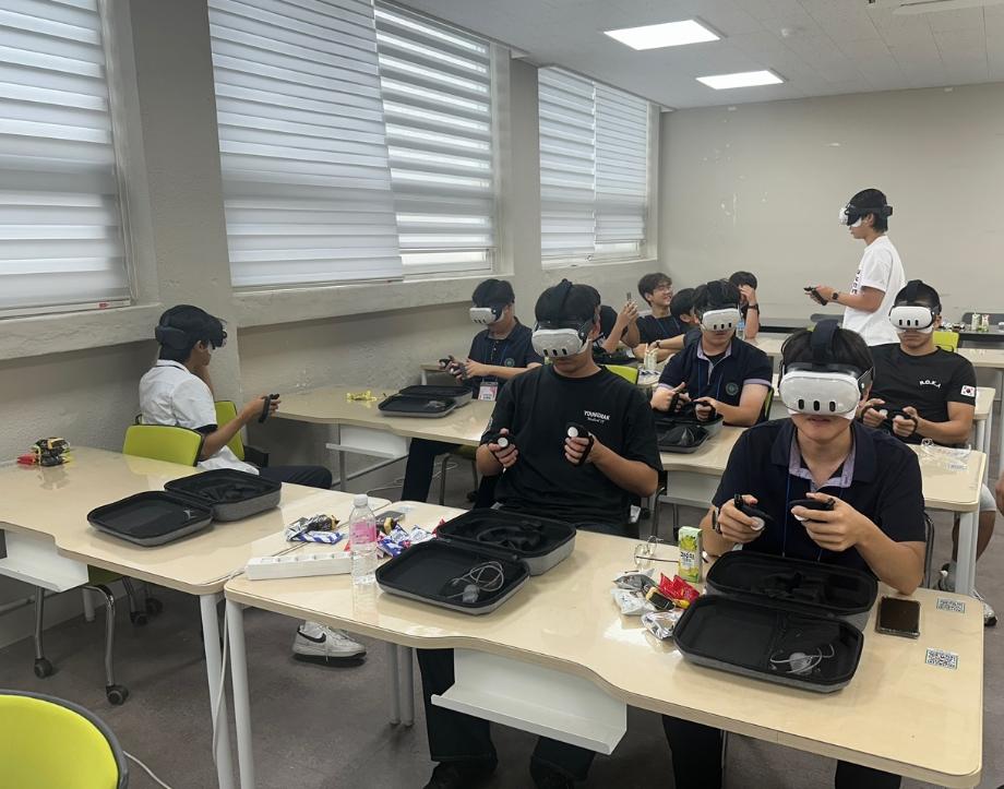앵커사업단, AI-VR 융합 기반 의료기기 진로체험 교육 성료 13