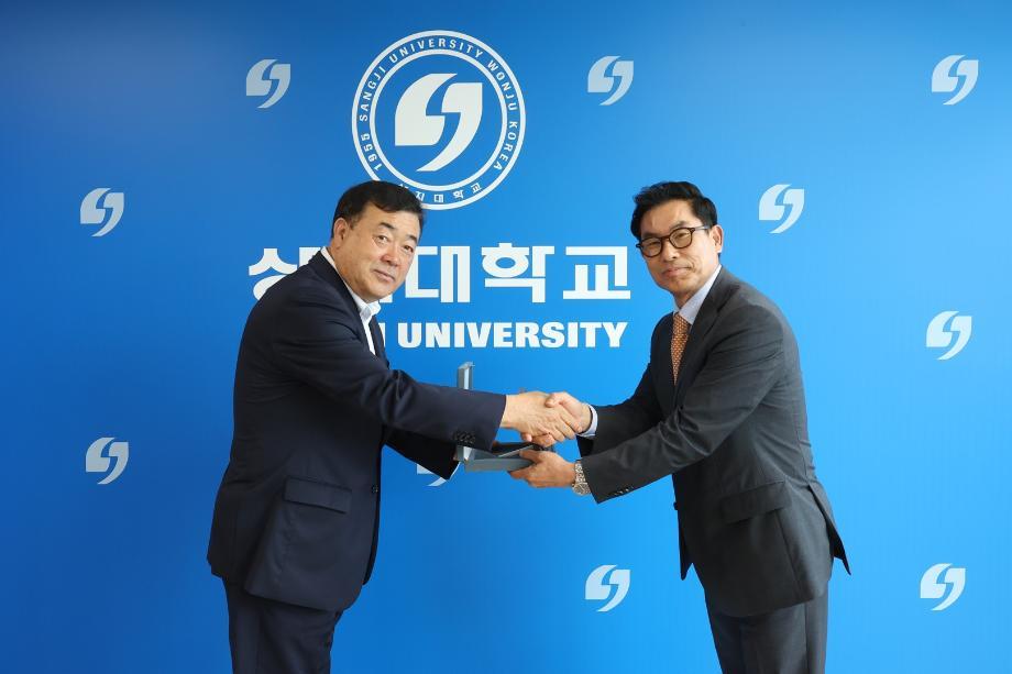 조경산림학과 발전기금 전달식 진행... 아이티플러스(주) 1,200만원 기부 3