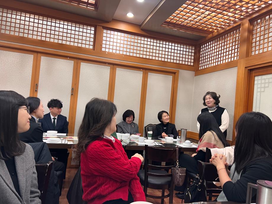 동문 원장님과 함께(상지대유아교육학과) 이미지