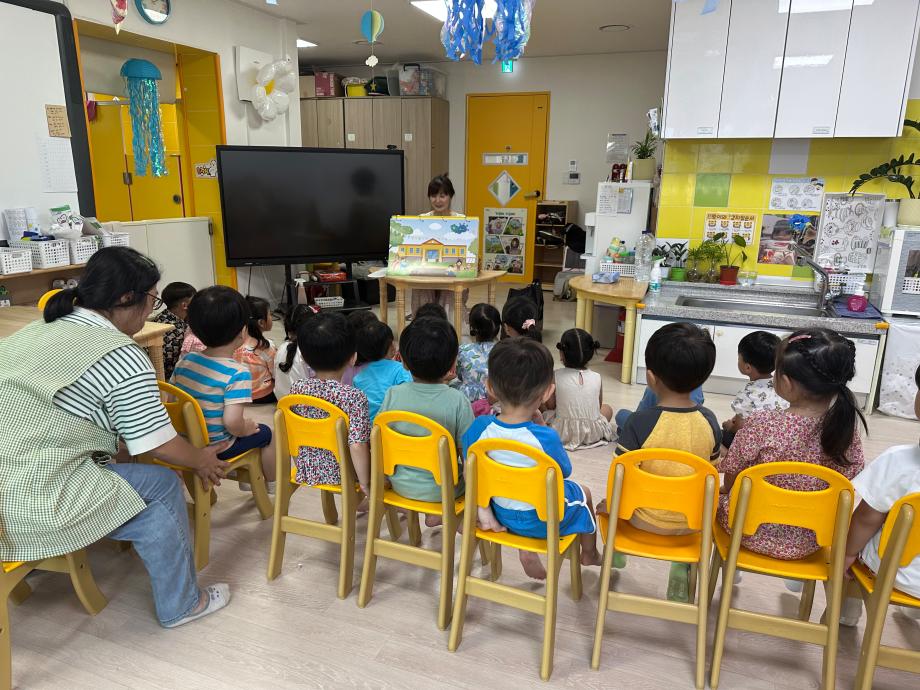 [평창군어린이급식관리지원센터] 어린이 방문 교육 동화 "뽀드득 나라의 산이 왕" 과 체험을 통한 손위생 교육 실시 이미지