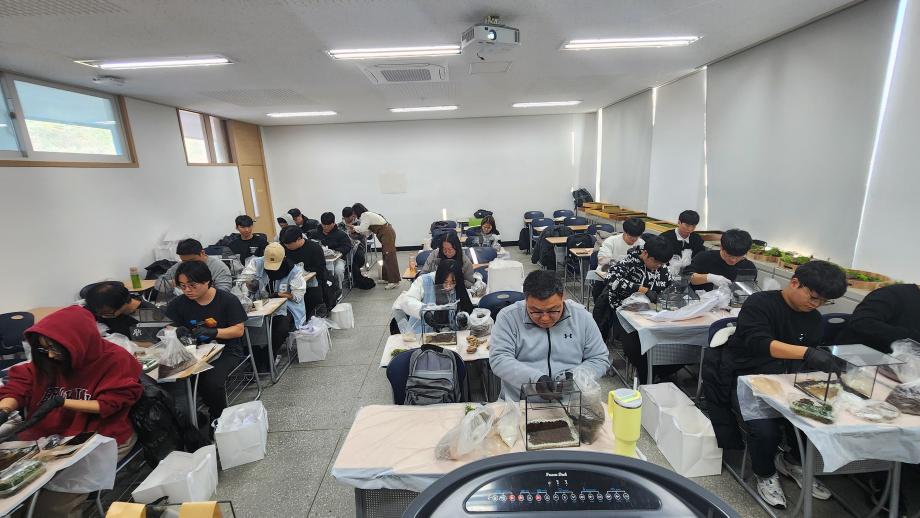 [2-1(바이오신소재)] 이끼를 이용한 녹화제품 만들기 실습 특강 (테라리움 만들기) 8