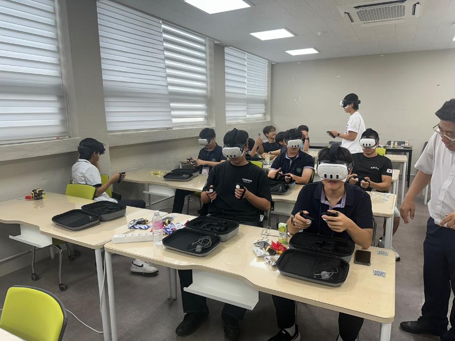 [2-1바이오헬스] 2026 AI+VR융합 기반 의료기기 인허가 진로체험 프로그램 17