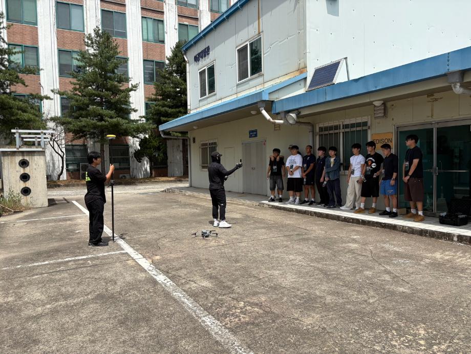 [2-1(드론봇)] 2026년도 제 1차 집중형 단기교육과정(드론봇 기반 지도제작 및 시설물 안전진단 교육과정)_미래고 9