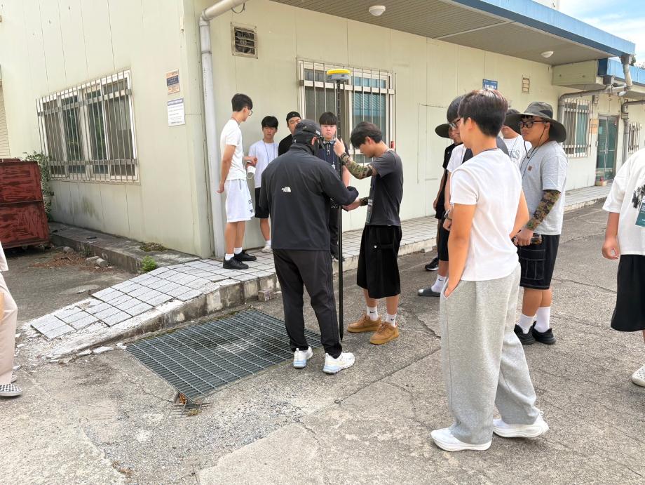[2-1(드론봇)] 2026년도 제 1차 집중형 단기교육과정(드론봇 기반 지도제작 및 시설물 안전진단 교육과정)_미래고 10